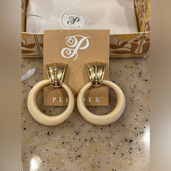 NWT and mesh bag and box Plunder Designs wood/gold door knocker earrings. - Picture 1 of 6